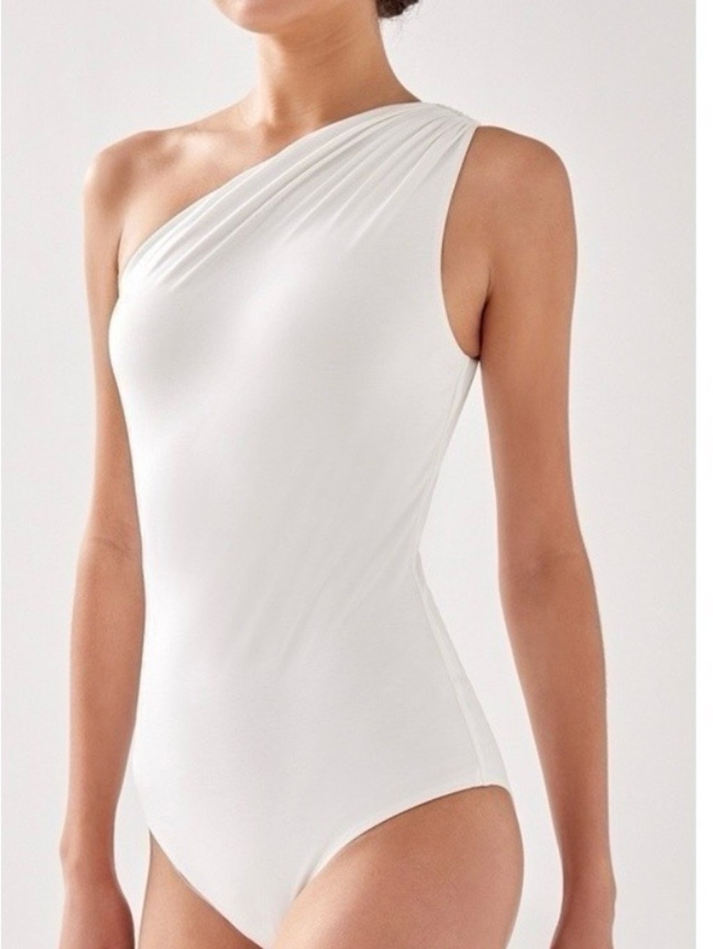 Love Bonito Milah
Asymmetrical Bodysuit - white